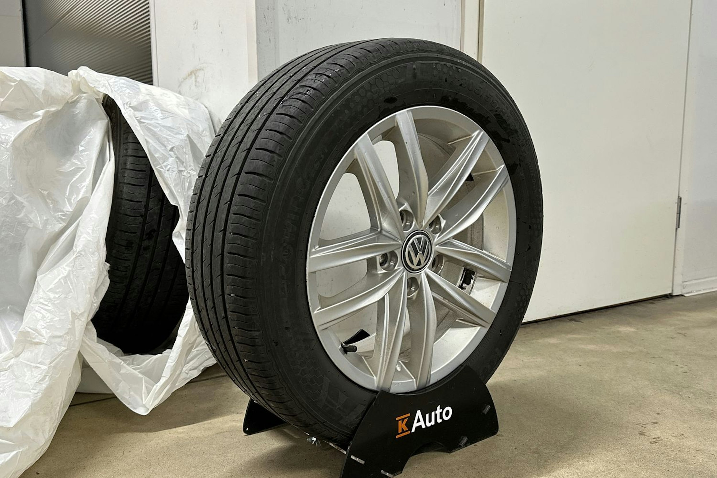 sininen Volkswagen Golf 2019 kuva 10.