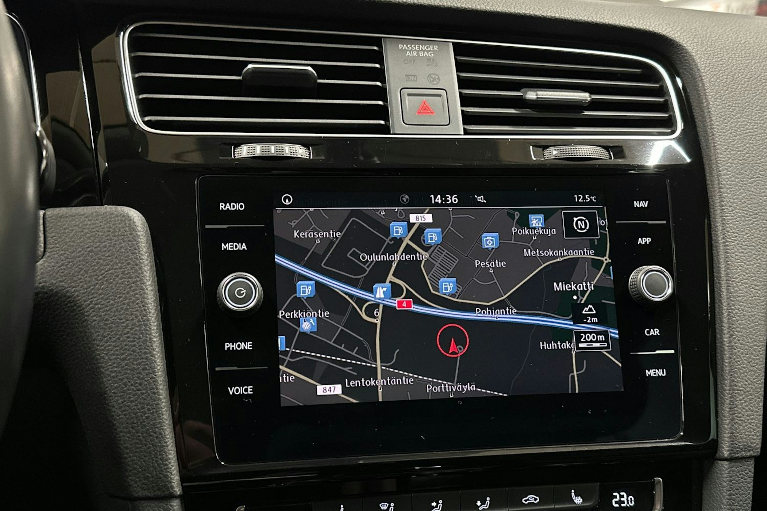 sininen Volkswagen Golf 2019 kuva 14.