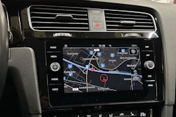 sininen Volkswagen Golf 2019 kuva 14.