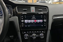 sininen Volkswagen Golf 2019 kuva 18.