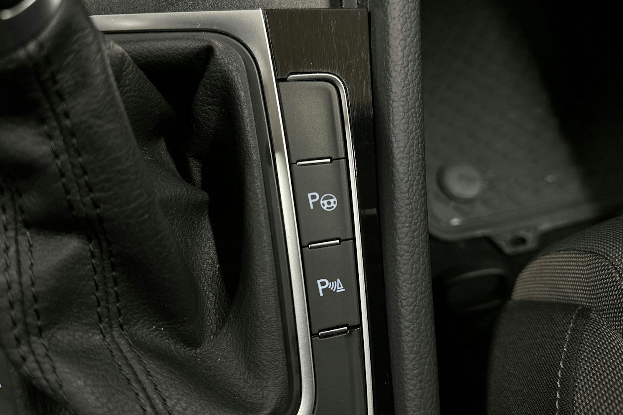 sininen Volkswagen Golf 2019 kuva 20.