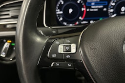 sininen Volkswagen Golf 2019 kuva 23.