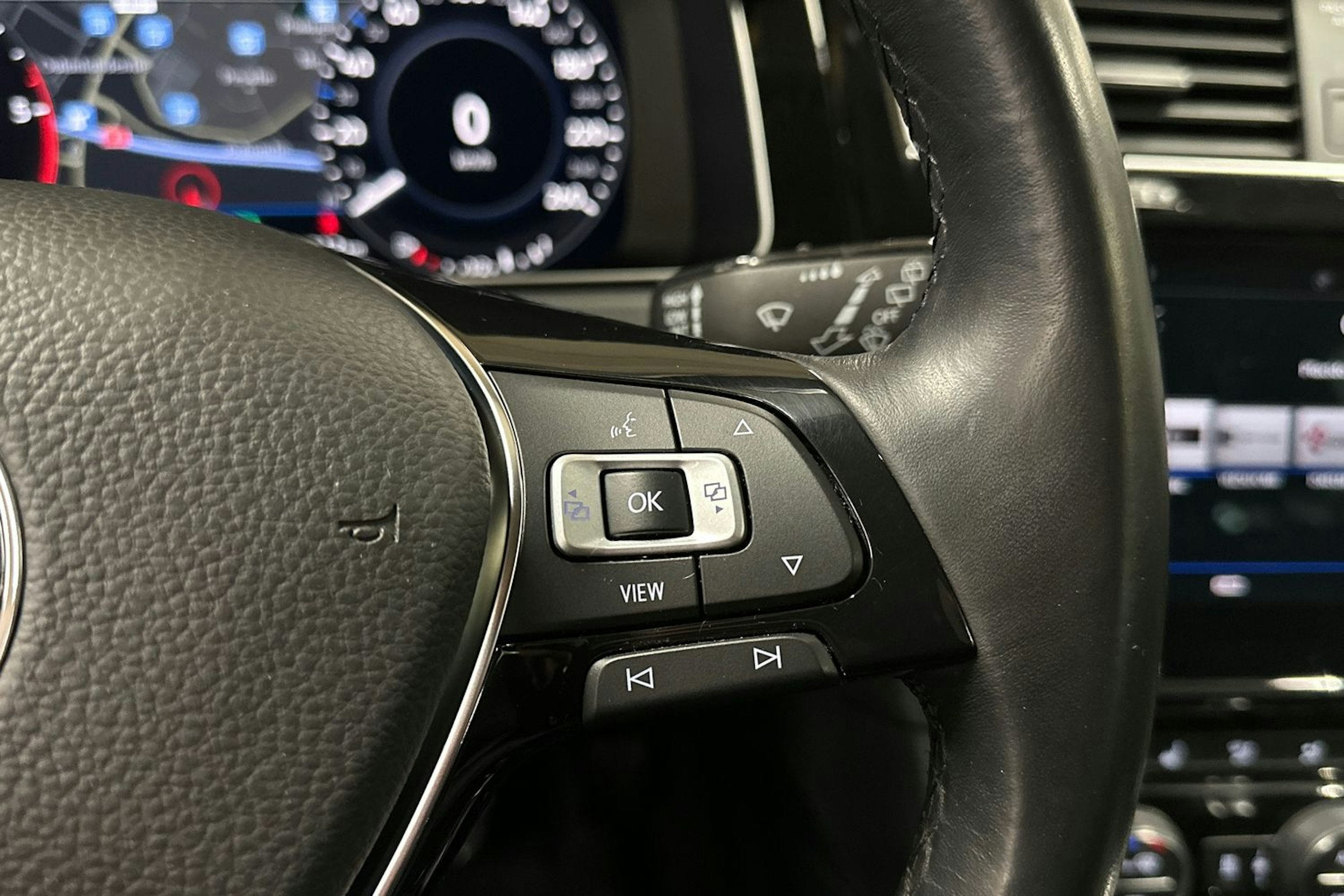 sininen Volkswagen Golf 2019 kuva 24.