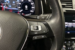 sininen Volkswagen Golf 2019 kuva 24.