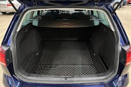 sininen Volkswagen Golf 2019 kuva 26.