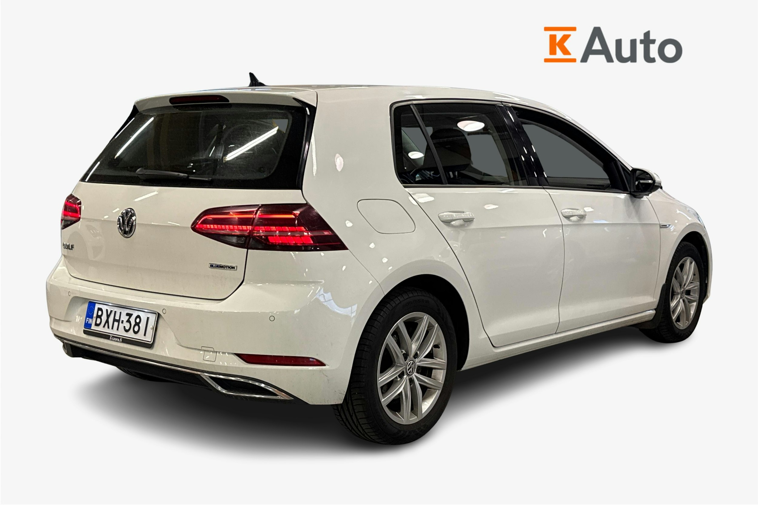 valkoinen Volkswagen Golf 2019 kuva 2.