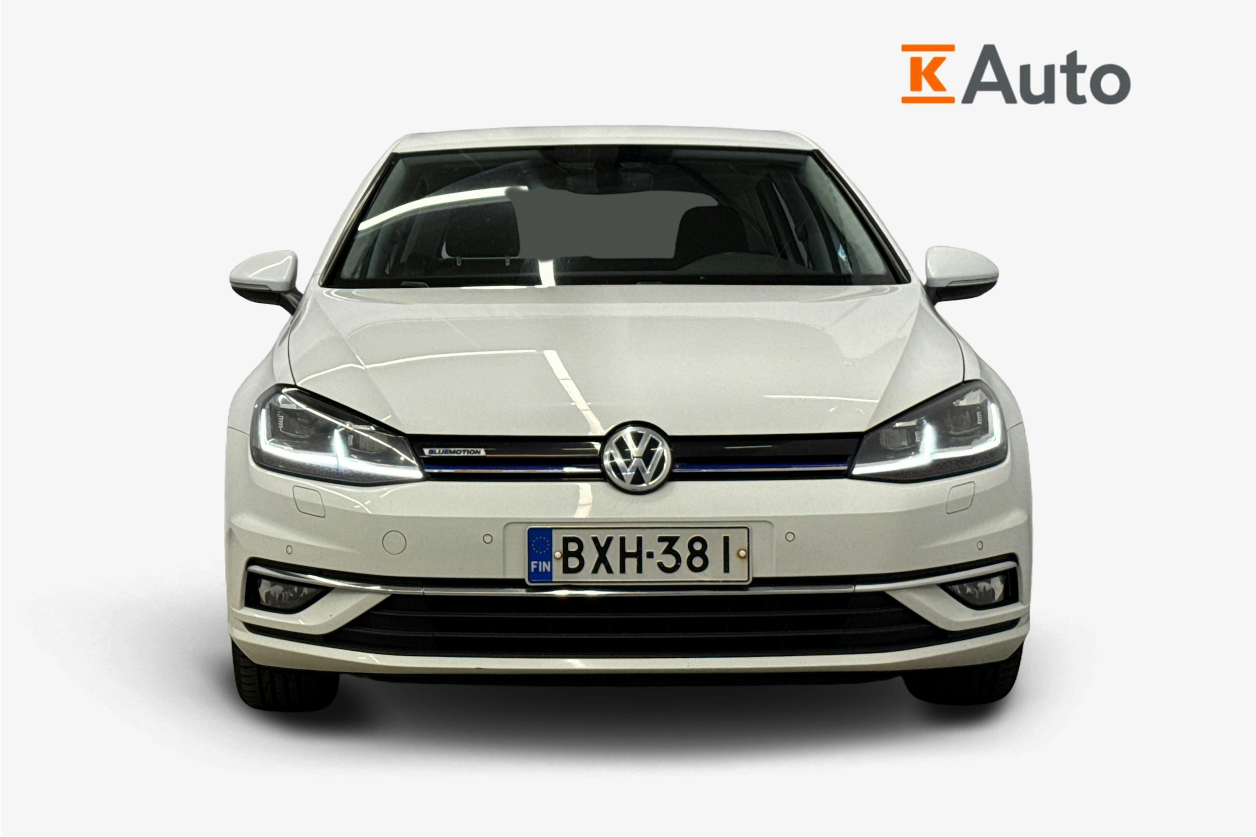 valkoinen Volkswagen Golf 2019 kuva 5.
