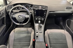 valkoinen Volkswagen Golf 2019 kuva 14.