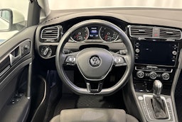 valkoinen Volkswagen Golf 2019 kuva 15.