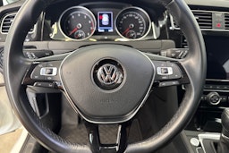 valkoinen Volkswagen Golf 2019 kuva 17.