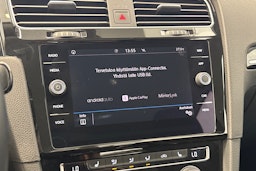 valkoinen Volkswagen Golf 2019 kuva 23.
