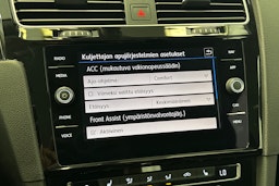 valkoinen Volkswagen Golf 2019 kuva 24.