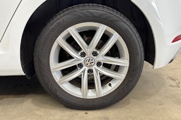 valkoinen Volkswagen Golf 2019 kuva 25.