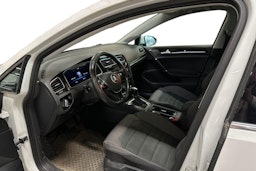 valkoinen Volkswagen Golf 2019 kuva 3.