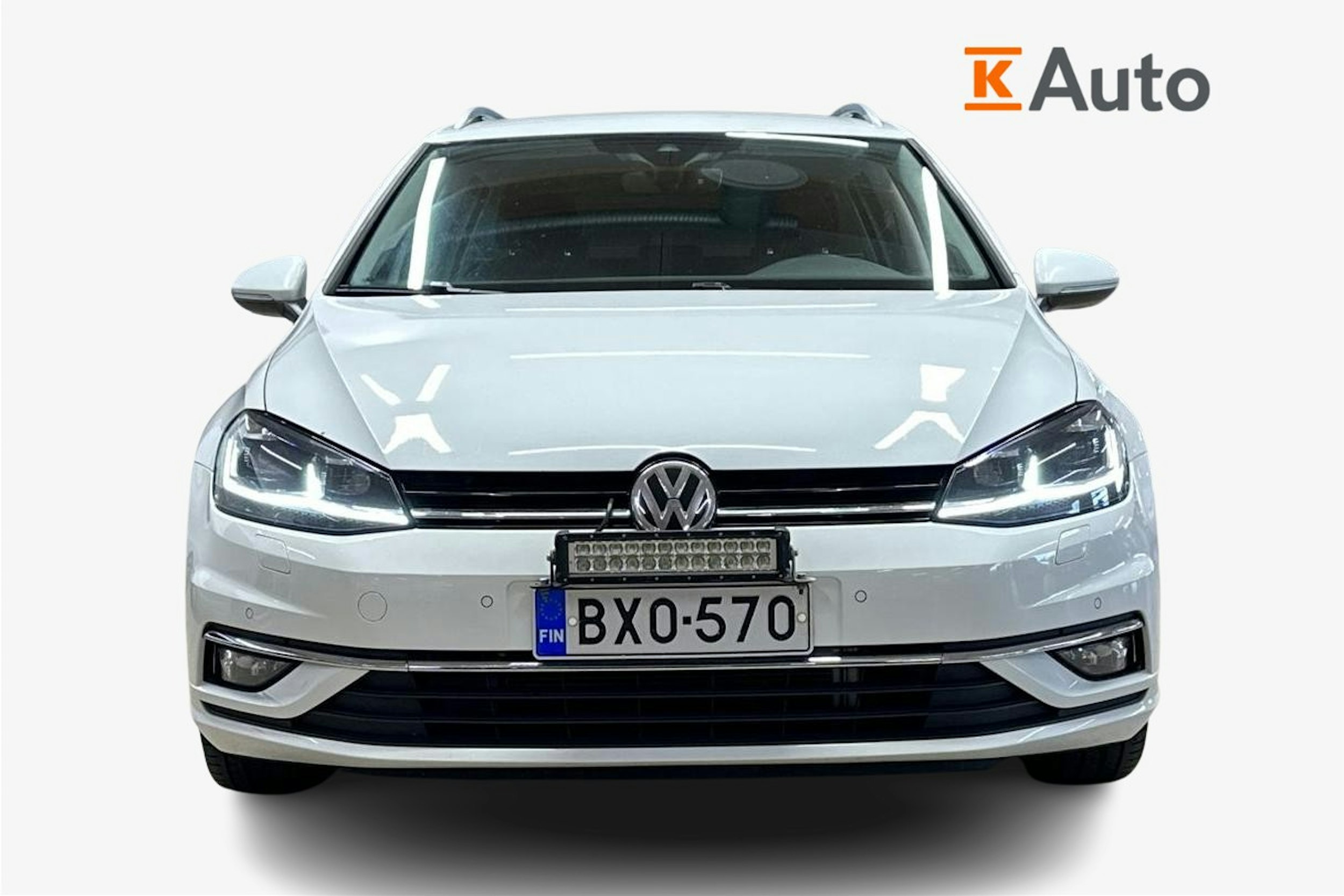 valkoinen Volkswagen Golf 2019 kuva 5.