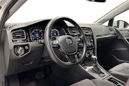 valkoinen Volkswagen Golf 2019 kuva 7.