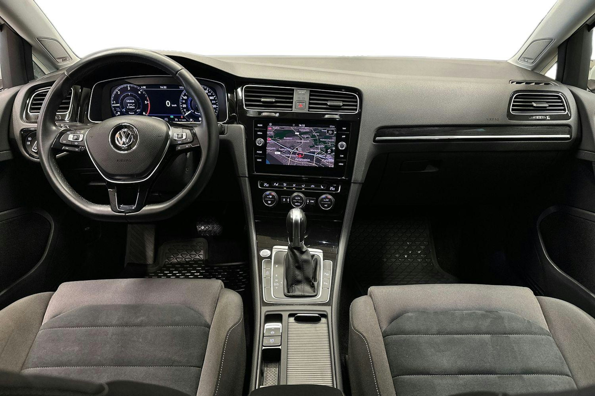 valkoinen Volkswagen Golf 2019 kuva 9.
