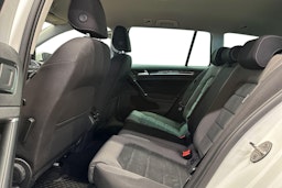 valkoinen Volkswagen Golf 2019 kuva 10.