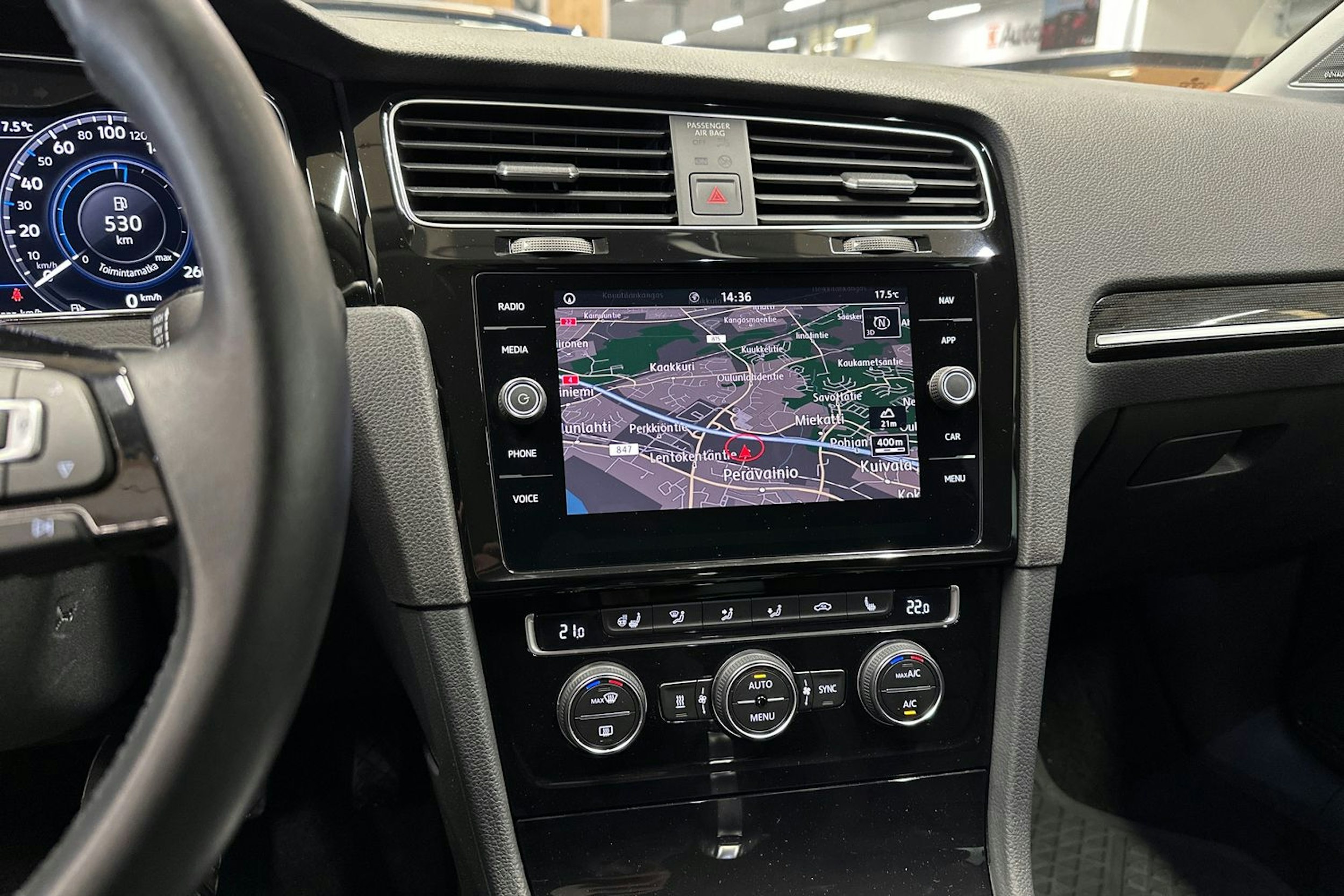 valkoinen Volkswagen Golf 2019 kuva 23.
