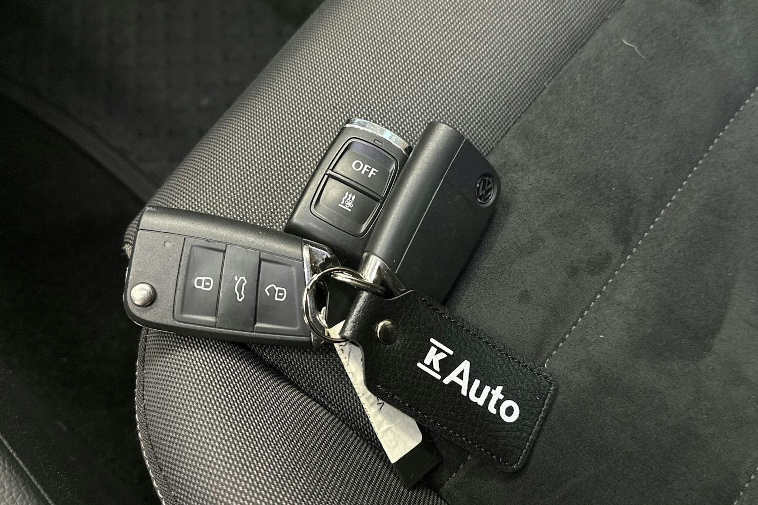 valkoinen Volkswagen Golf 2019 kuva 25.