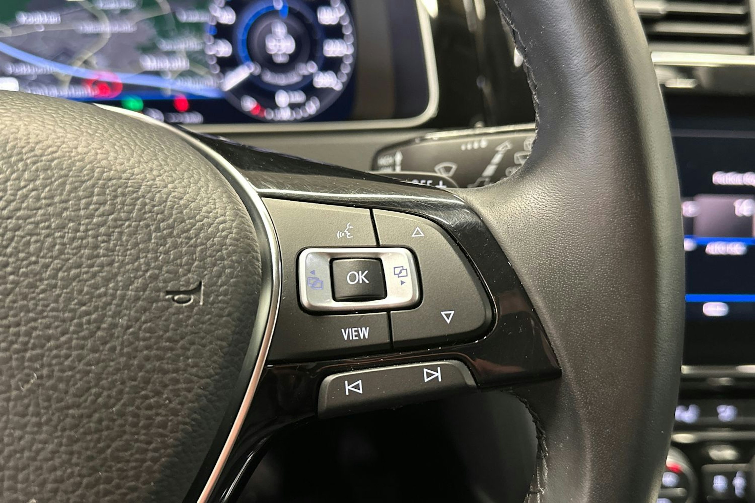 valkoinen Volkswagen Golf 2019 kuva 29.