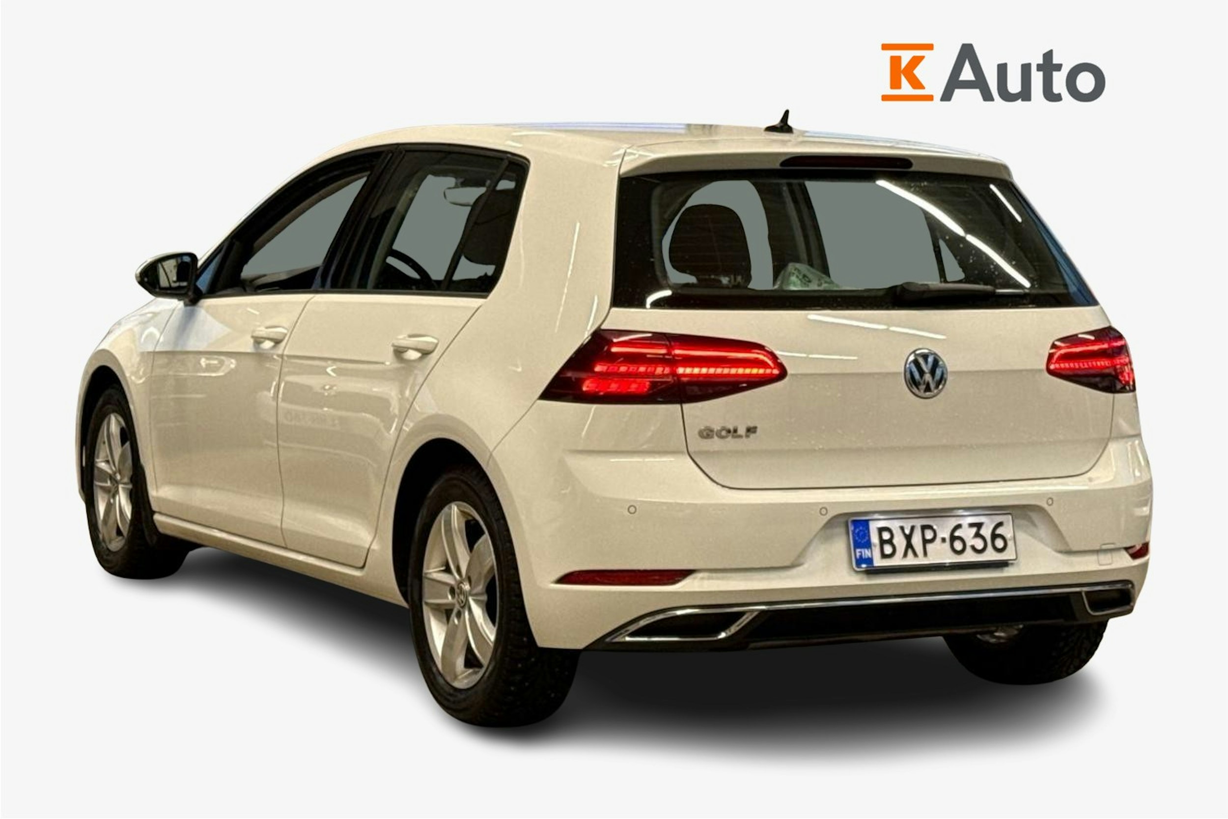 valkoinen Volkswagen Golf 2019 kuva 2.