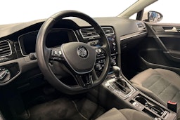 valkoinen Volkswagen Golf 2019 kuva 3.