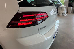 Valkoinen Volkswagen GOLF 2019 kuva 6.