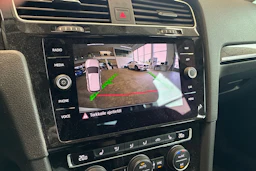 Valkoinen Volkswagen GOLF 2019 kuva 10.
