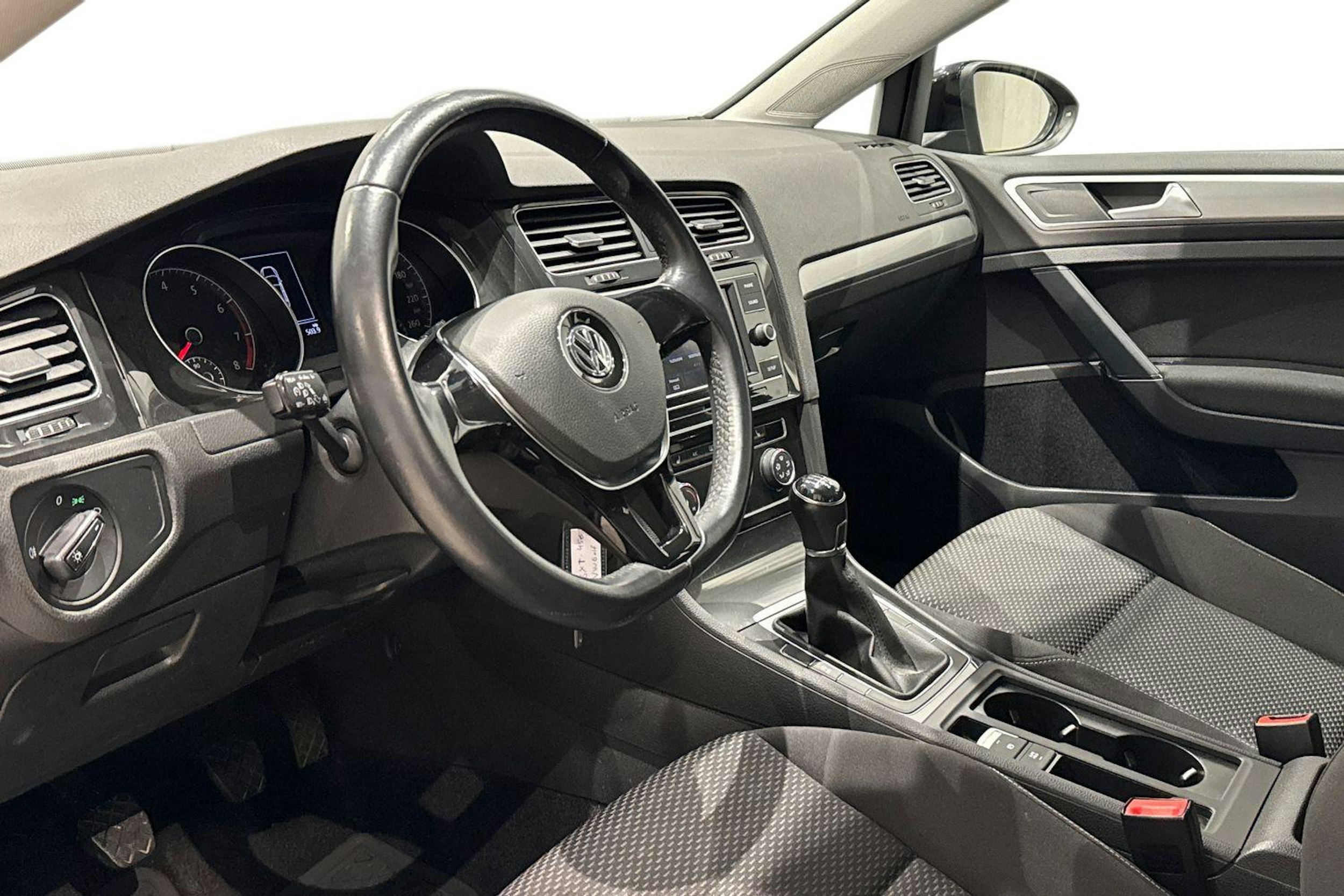 musta Volkswagen Golf 2019 kuva 7.