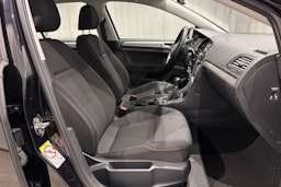musta Volkswagen Golf 2019 kuva 16.