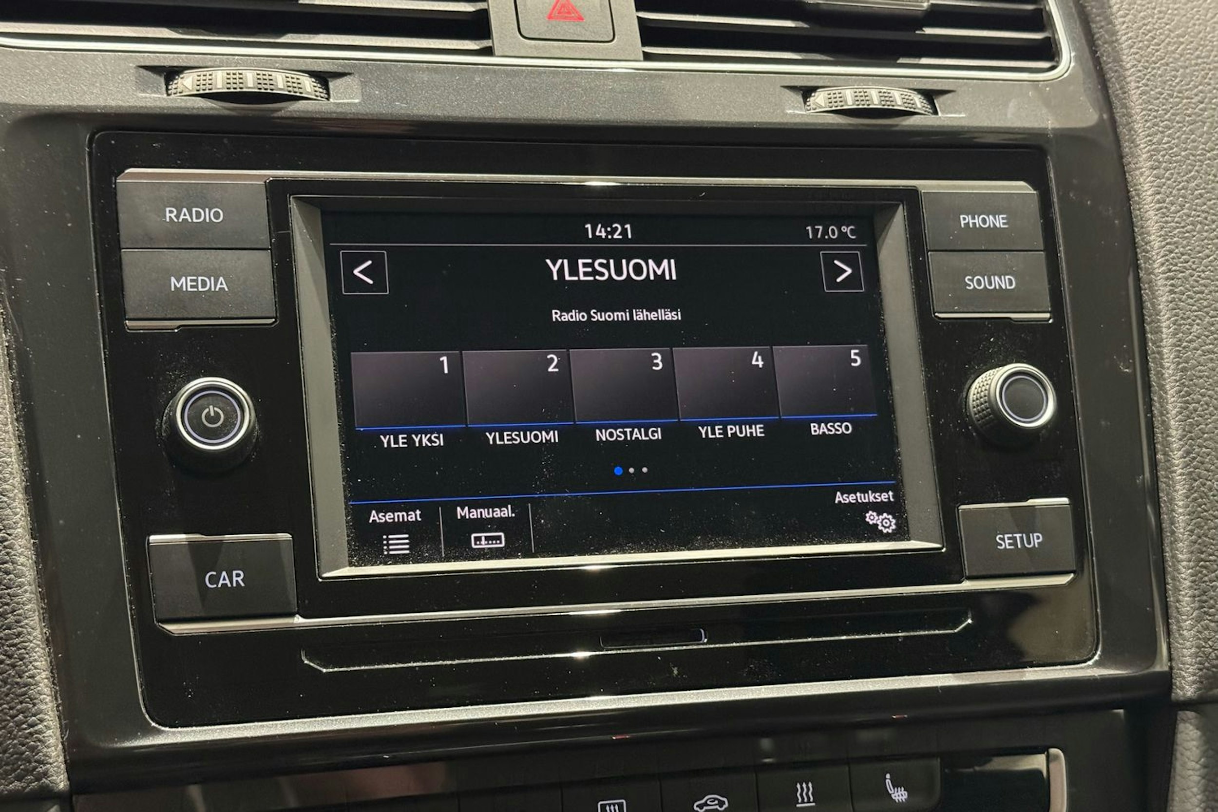 musta Volkswagen Golf 2019 kuva 19.