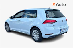 valkoinen Volkswagen Golf 2019 kuva 2.