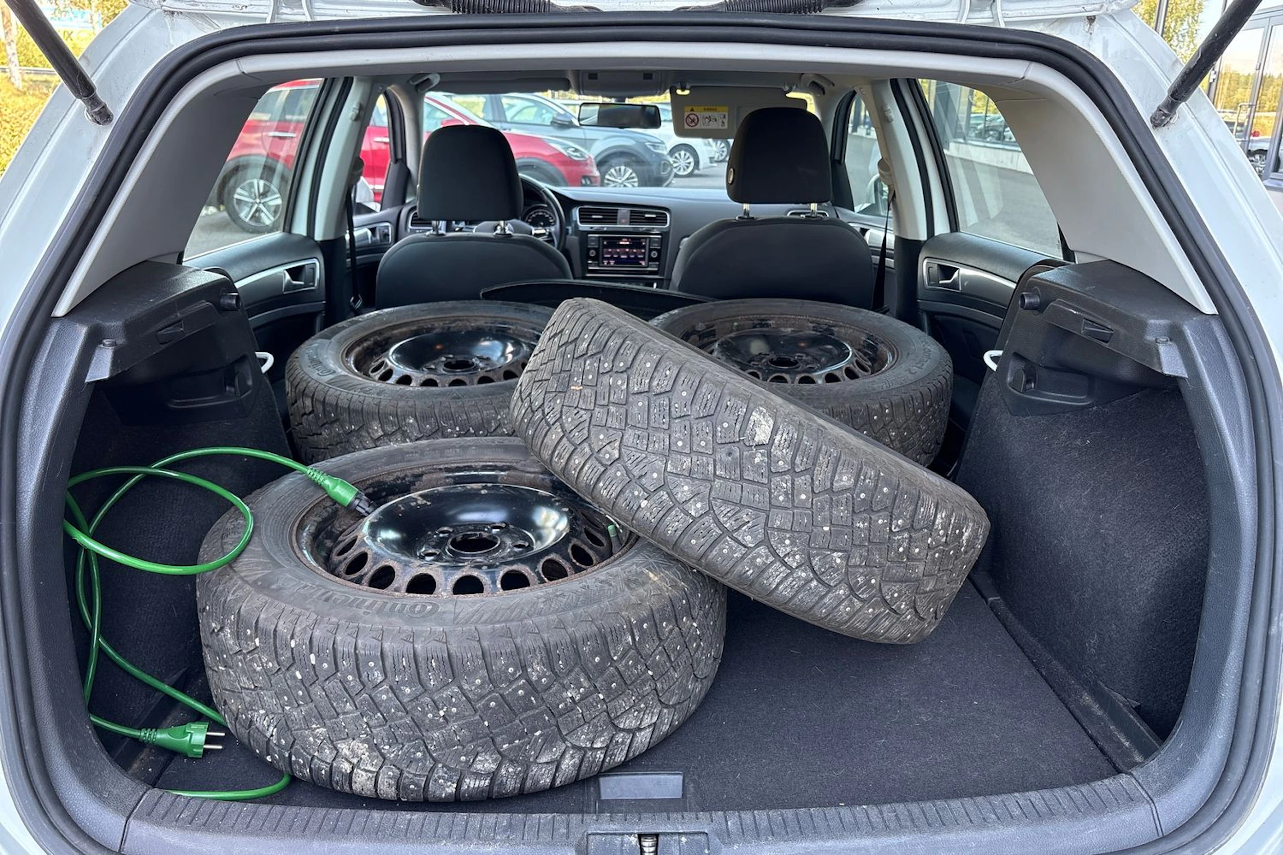 valkoinen Volkswagen Golf 2019 kuva 5.
