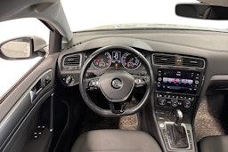 Valkoinen Volkswagen GOLF 2019 kuva 3.