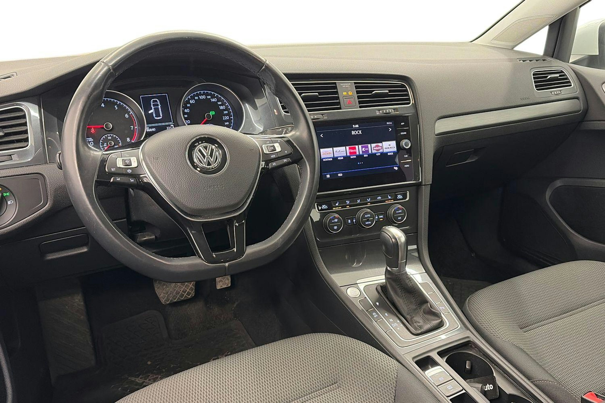 Valkoinen Volkswagen GOLF 2019 kuva 7.