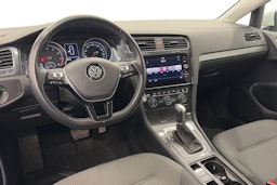 Valkoinen Volkswagen GOLF 2019 kuva 7.