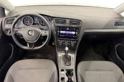 Valkoinen Volkswagen GOLF 2019 kuva 9.