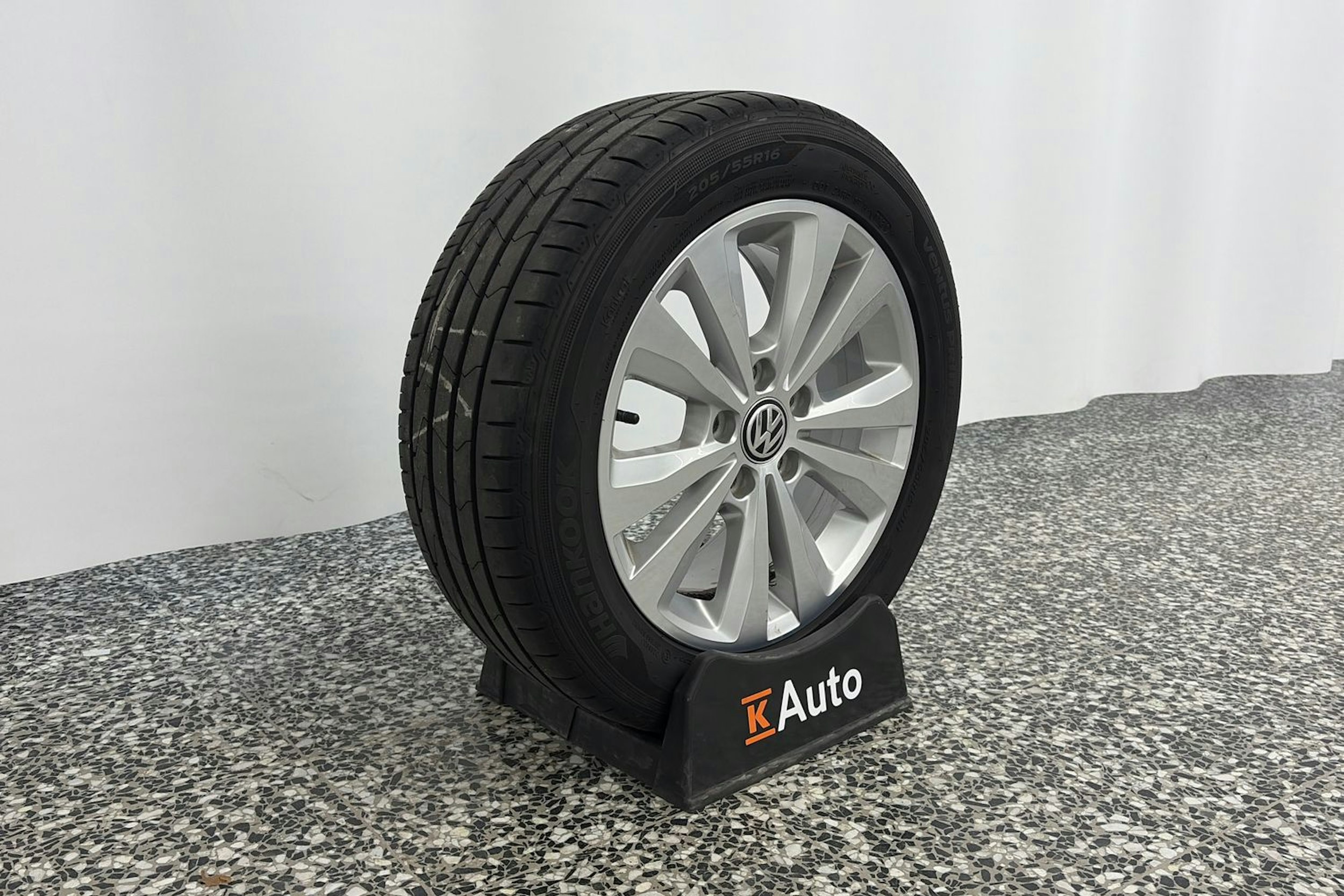 Valkoinen Volkswagen GOLF 2019 kuva 13.