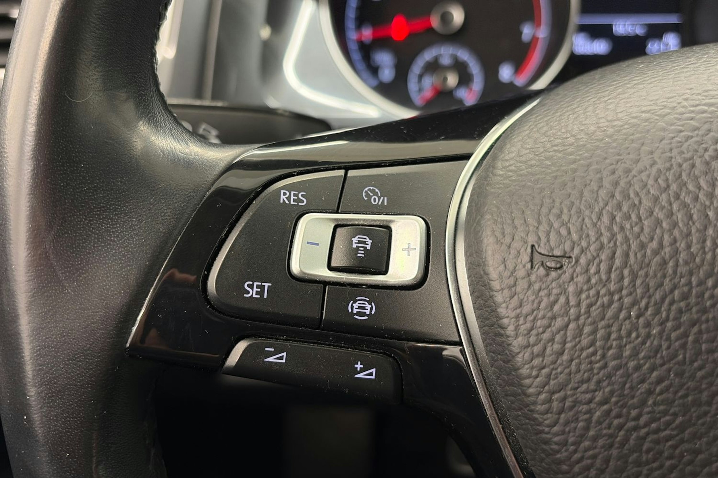 Valkoinen Volkswagen GOLF 2019 kuva 17.