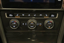 Valkoinen Volkswagen GOLF 2019 kuva 25.