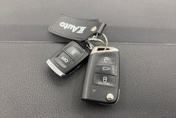 Valkoinen Volkswagen GOLF 2019 kuva 26.