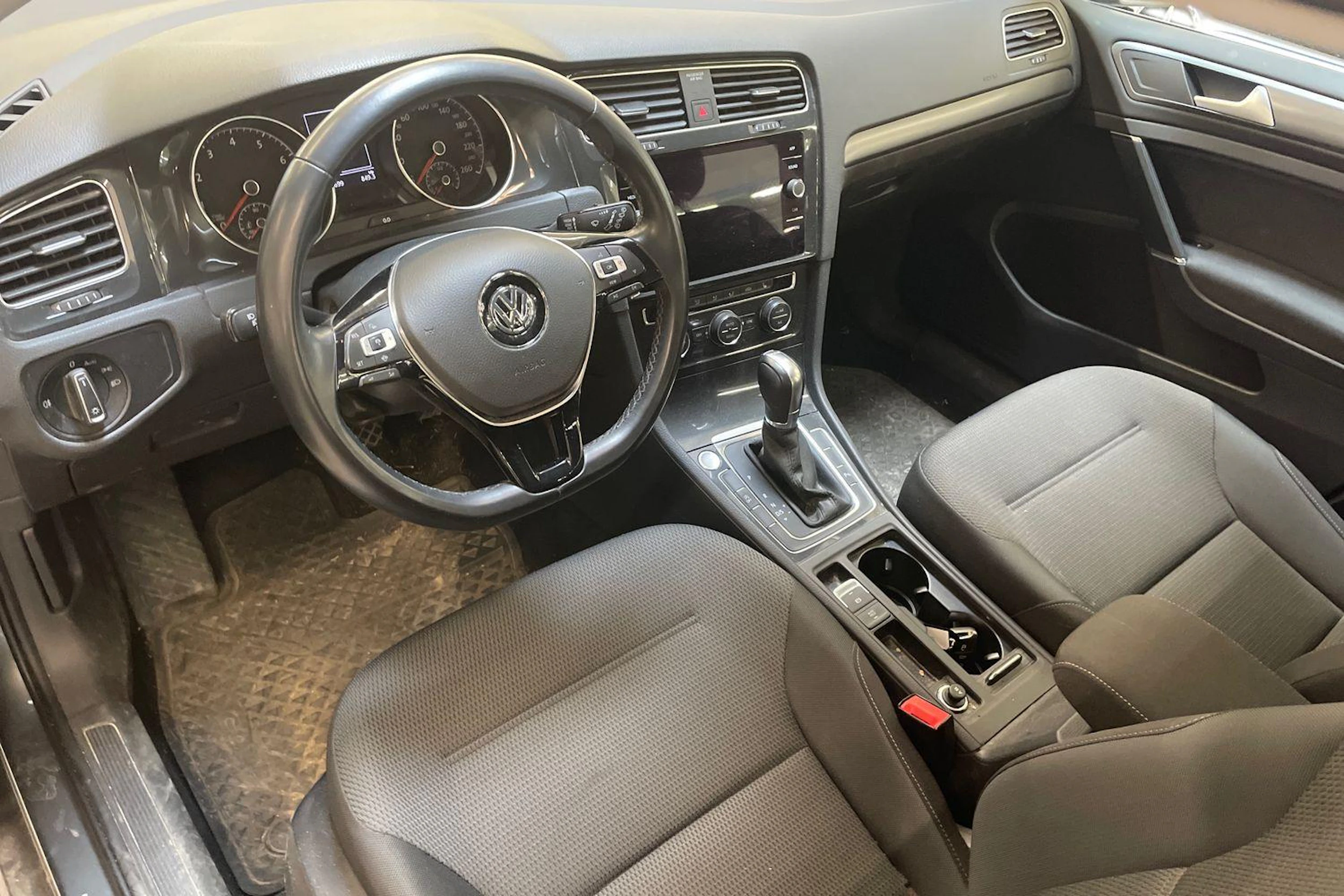 Harmaa Volkswagen GOLF 2019 kuva 3.