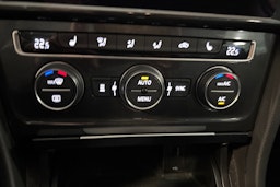 harmaa Volkswagen Golf 2019 kuva 23.