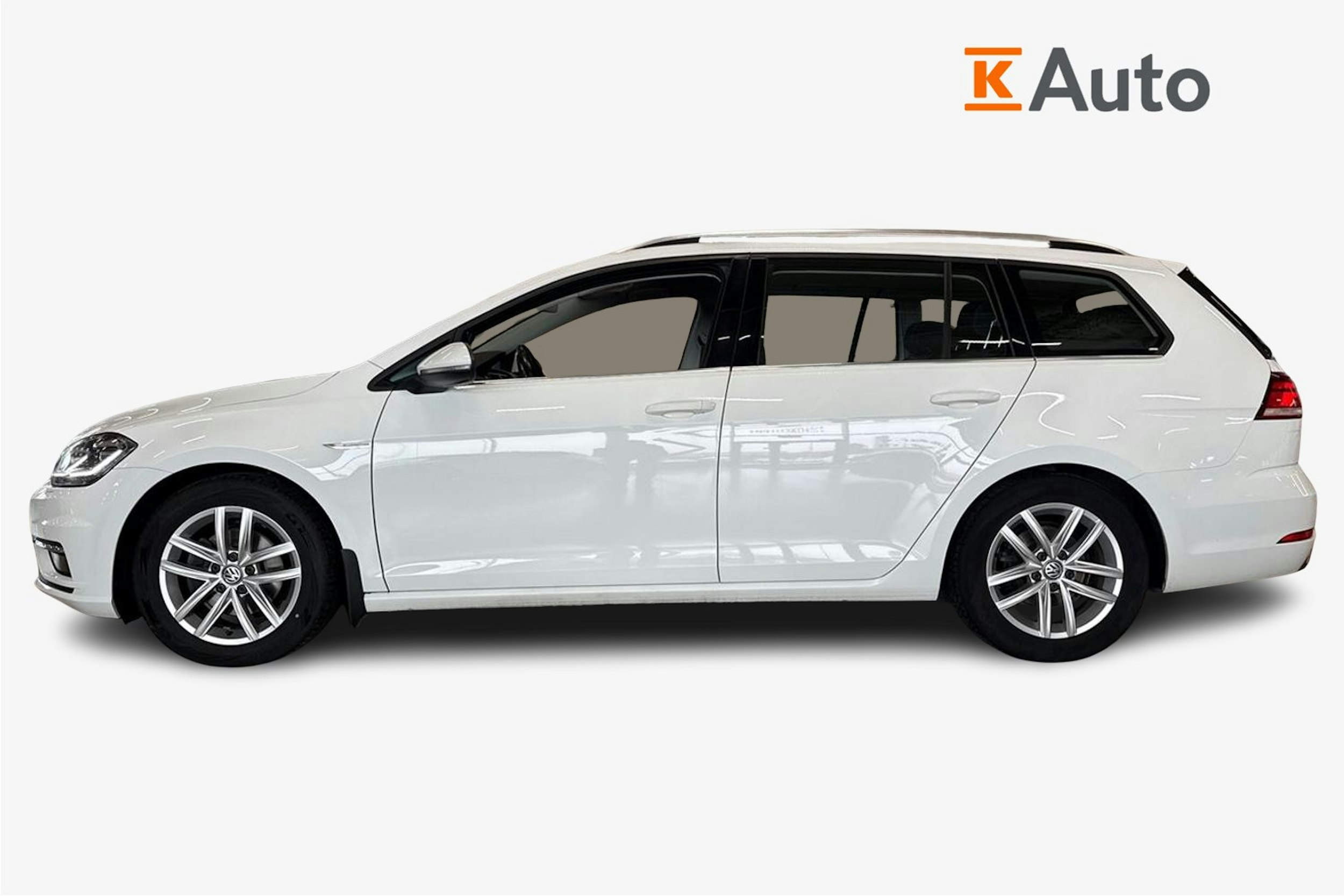 valkoinen Volkswagen Golf 2019 kuva 6.