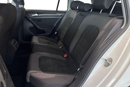 valkoinen Volkswagen Golf 2019 kuva 10.