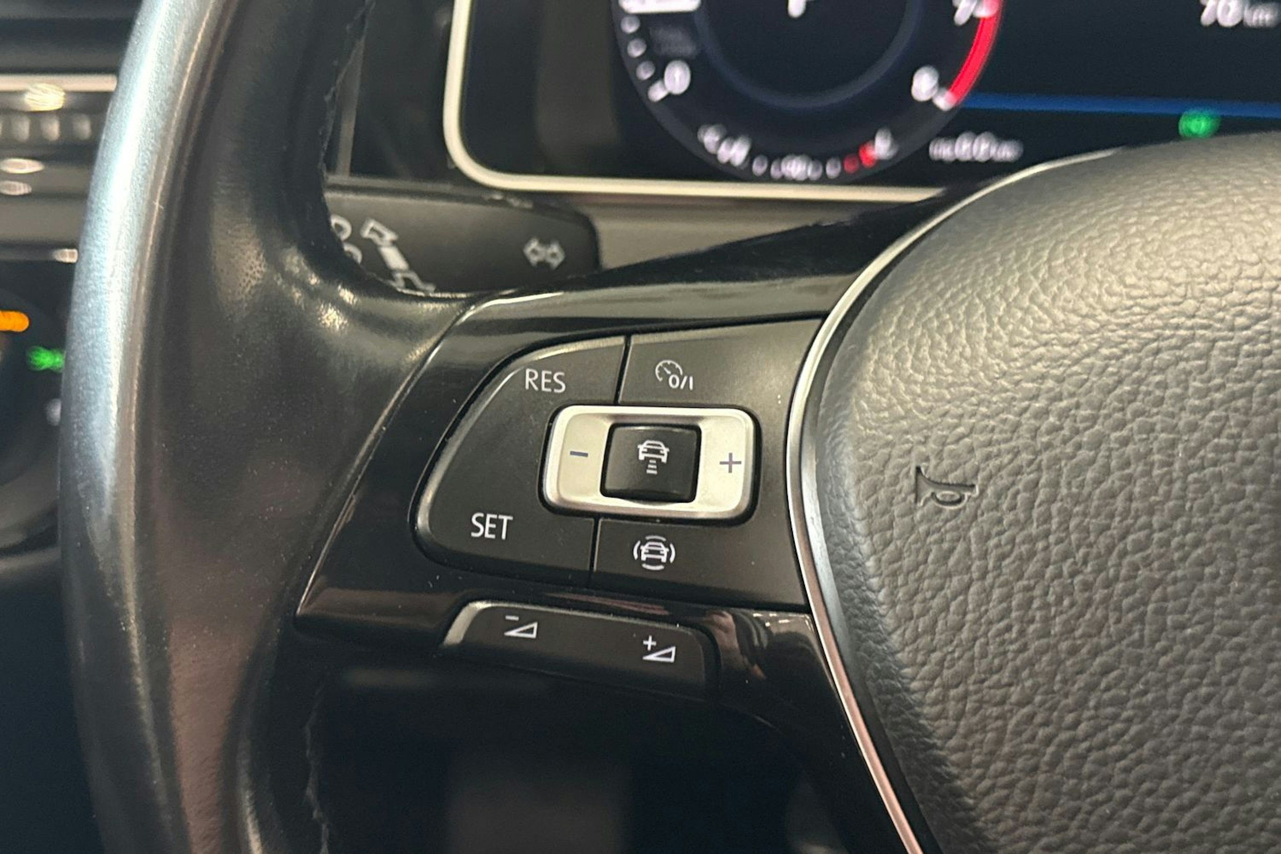 valkoinen Volkswagen Golf 2019 kuva 15.