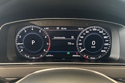 valkoinen Volkswagen Golf 2019 kuva 17.