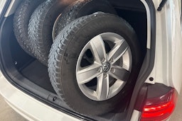 valkoinen Volkswagen Golf 2019 kuva 25.