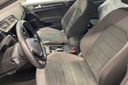 valkoinen Volkswagen Golf 2019 kuva 10.